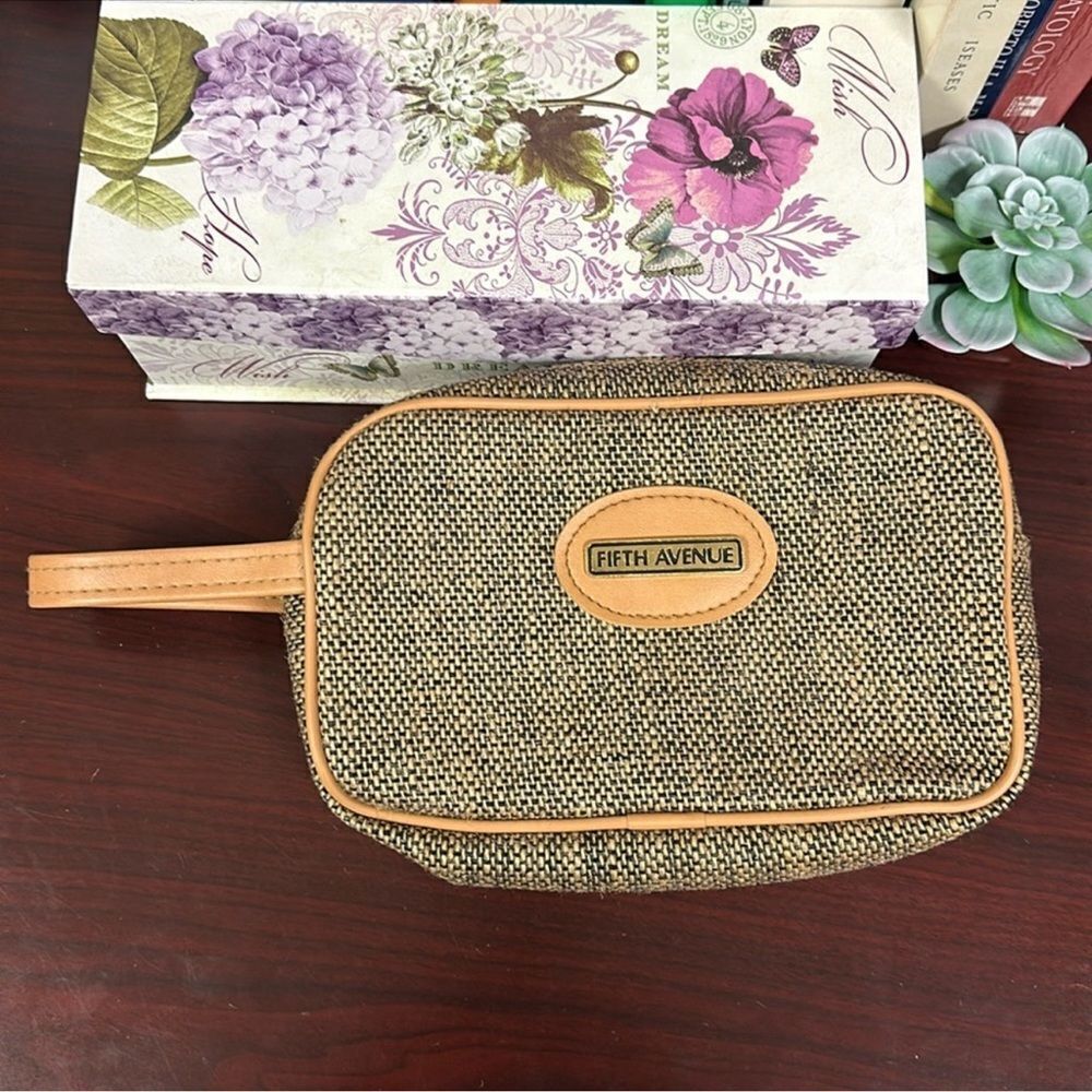 SAKS FIFTH AVE MEN’S TAN BLACK BURLAP LEATHER COMBO DOPP KIT TOILETRY BAG